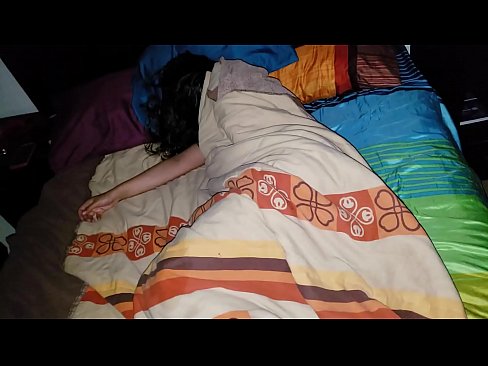 ❤️ ස්ටේප්සන් තම තරුණ සුළු මව නිදා සිටියදී ඇයට බැණ වදියි. ️❌ අසභ්‍ය වීඩියෝව si.pornoboden.ru ❤